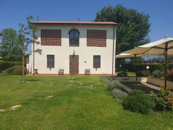 casa indipendente in affitto a Viareggio in zona Torre del Lago