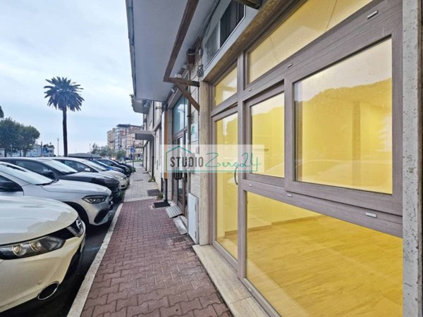 negozio in affitto a Viareggio