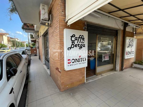 locale commerciale in affitto a Viareggio in zona Campo d'Aviazione