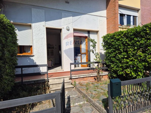 casa indipendente in affitto a Viareggio in zona Torre del Lago