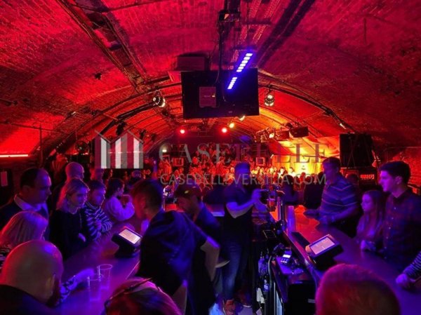 negozio in affitto a Viareggio in zona Campo d'Aviazione