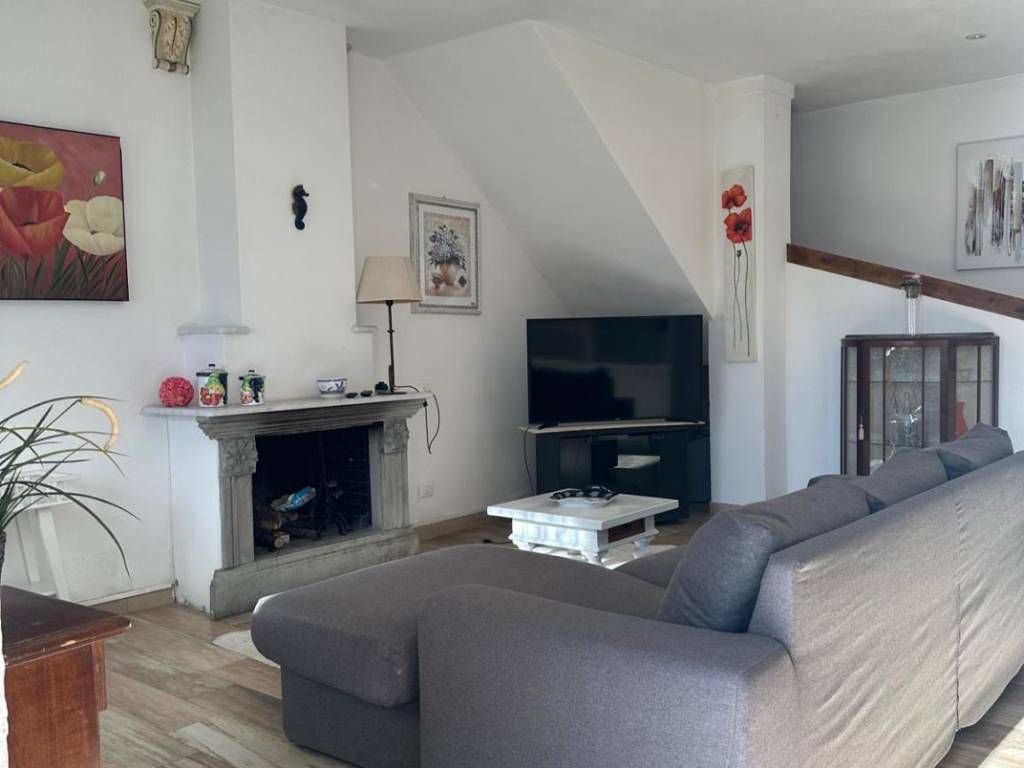 casa indipendente in affitto a Viareggio in zona Torre del Lago