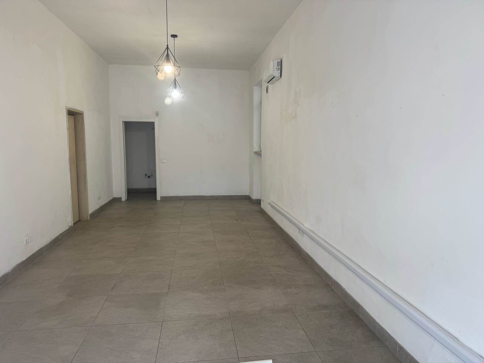 negozio in affitto a Viareggio in zona Centro Storico