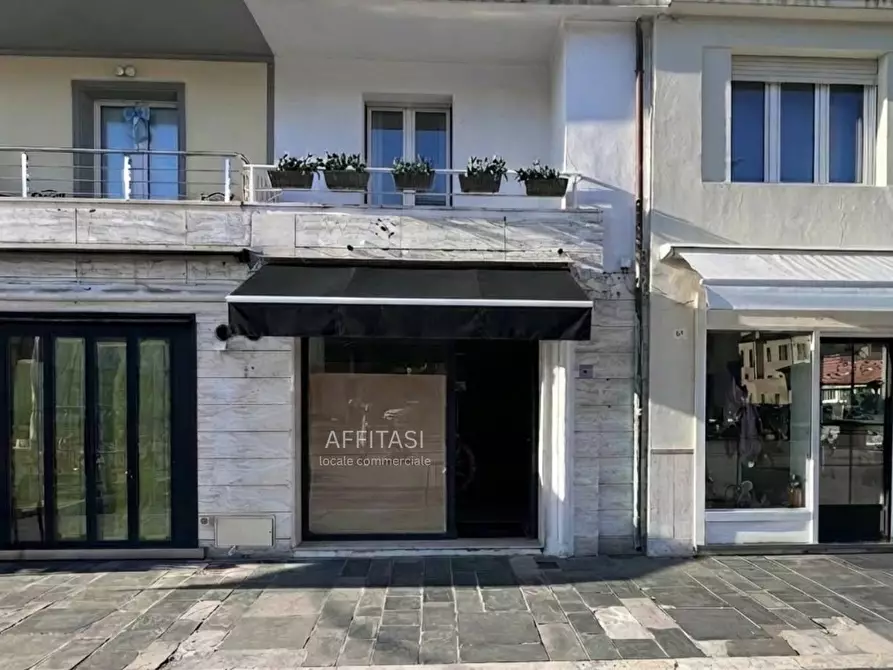 locale commerciale in affitto a Viareggio