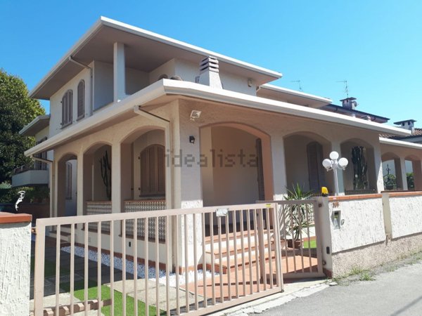 casa indipendente in affitto a Viareggio