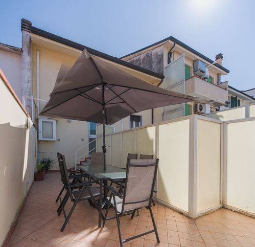 appartamento in affitto a Viareggio