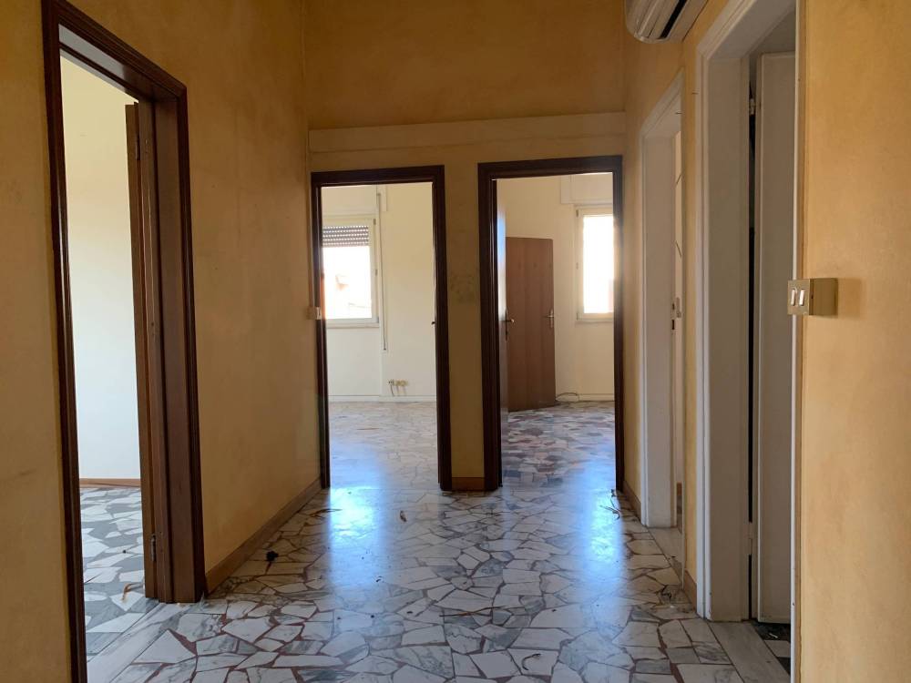 ufficio in affitto a Viareggio in zona Torre del Lago