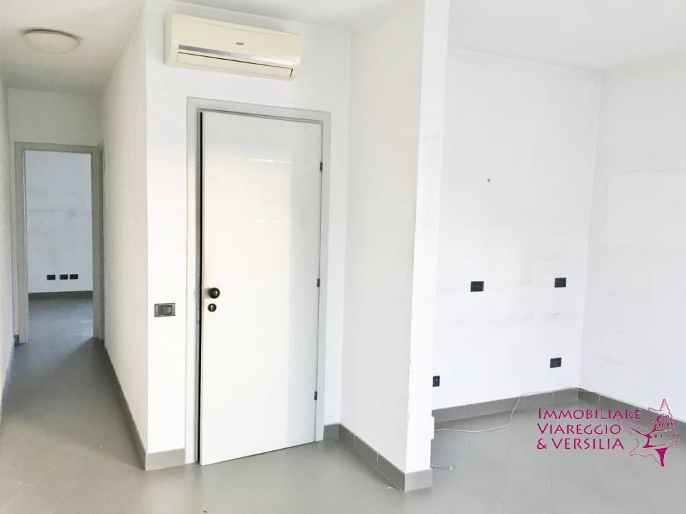 ufficio in affitto a Viareggio in zona Torre del Lago