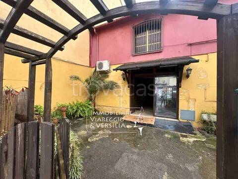 negozio in affitto a Viareggio
