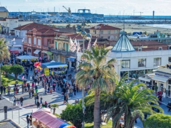 appartamento in affitto a Viareggio