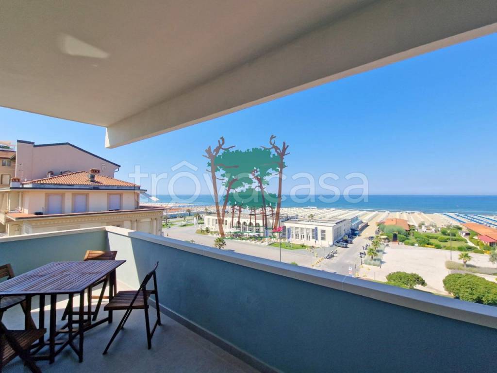 appartamento in affitto a Viareggio