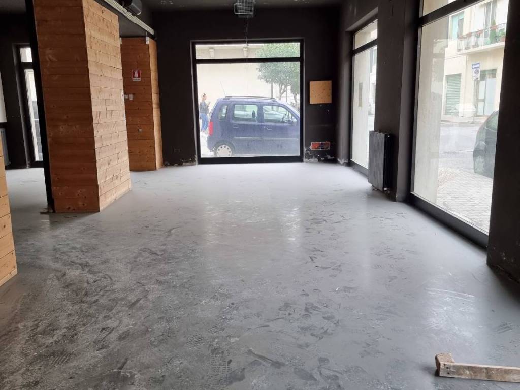 negozio in affitto a Viareggio in zona Centro Storico