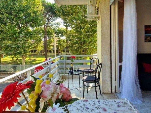 appartamento in affitto a Viareggio in zona Campo d'Aviazione