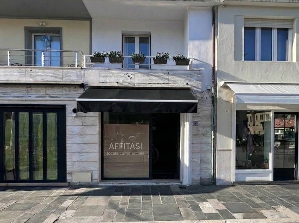 locale commerciale in affitto a Viareggio