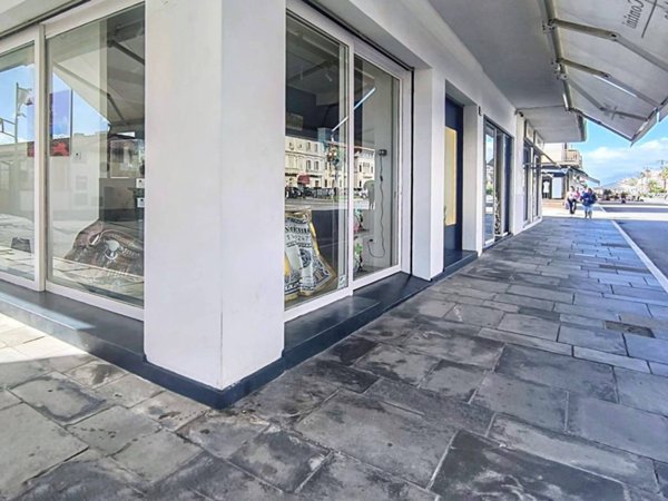 negozio in affitto a Viareggio