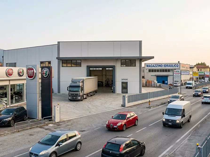 locale commerciale in affitto a Viareggio