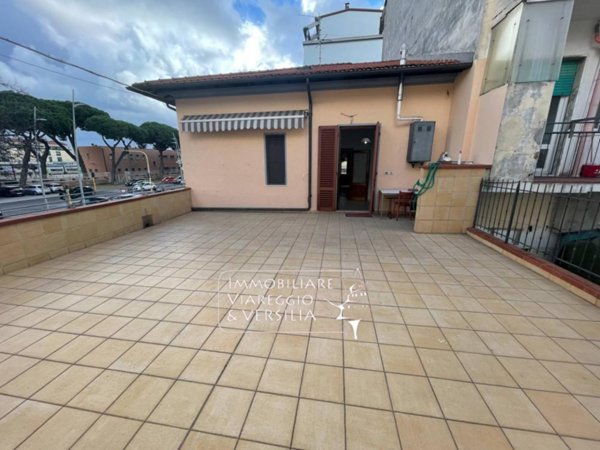 appartamento in affitto a Viareggio