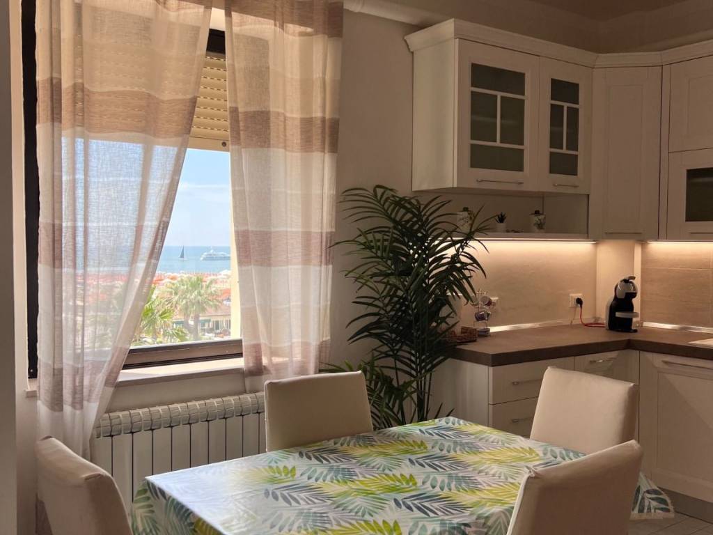 appartamento in affitto a Viareggio