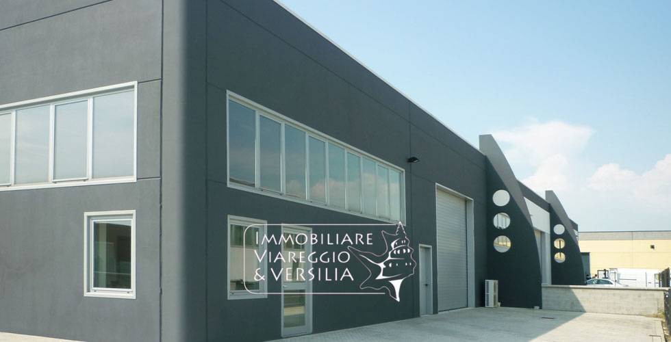 locale commerciale in affitto a Viareggio