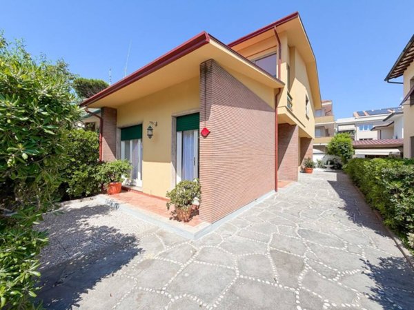casa indipendente in affitto a Viareggio in zona Marco Polo