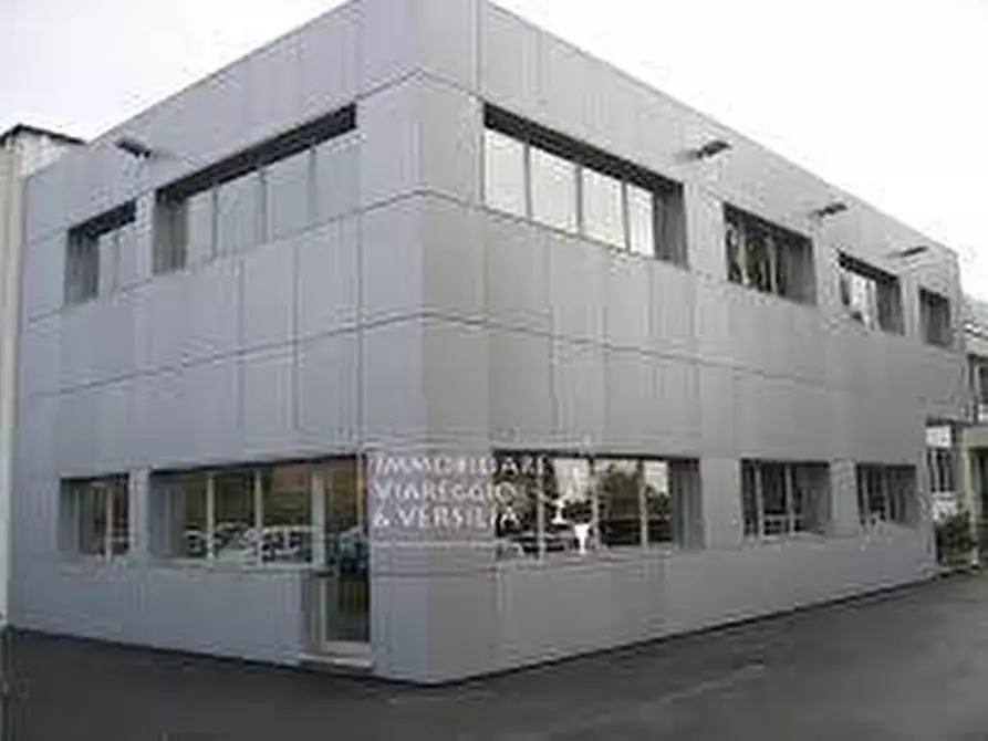 locale di sgombero in affitto a Viareggio