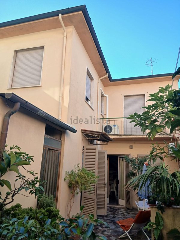 casa indipendente in affitto a Viareggio