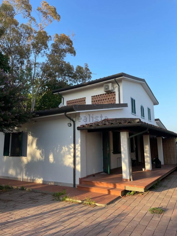 casa indipendente in affitto a Viareggio in zona Campo d'Aviazione