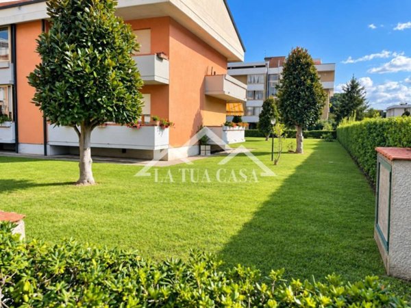 appartamento in affitto a Viareggio
