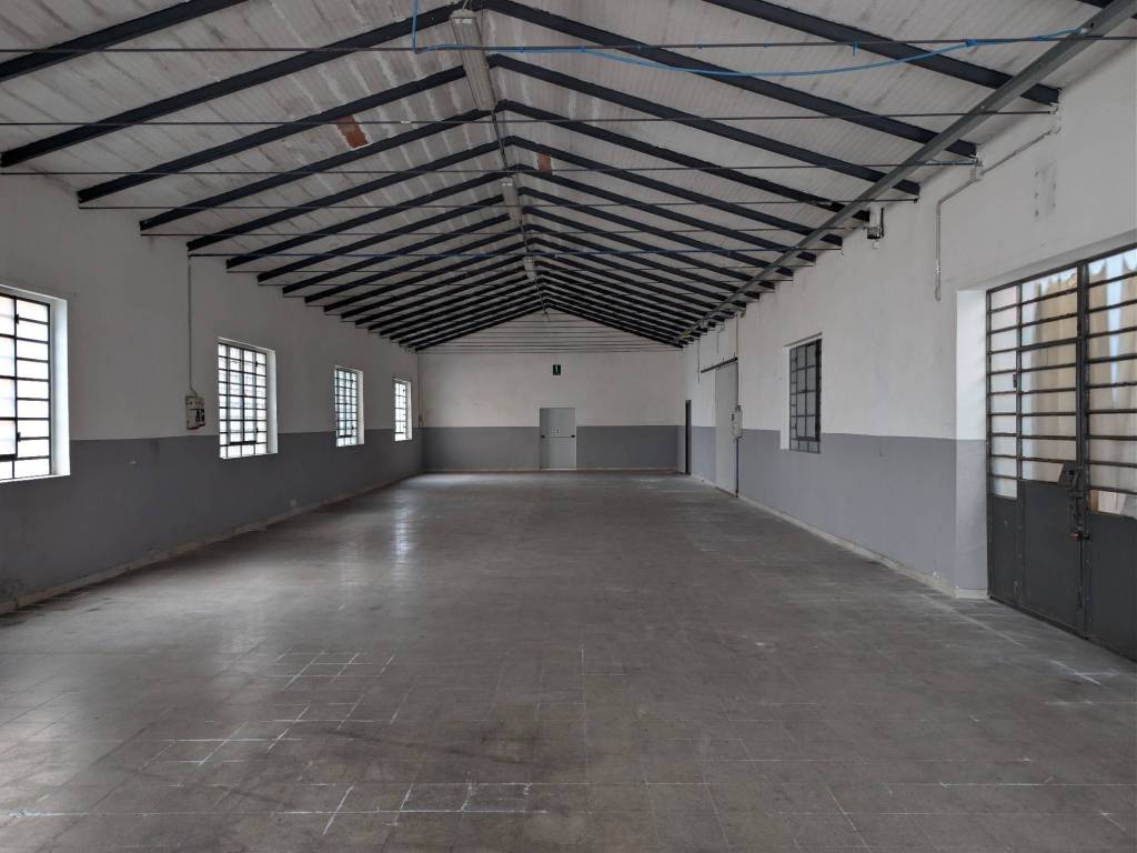 locale commerciale in affitto ad Agliana in zona San Michele