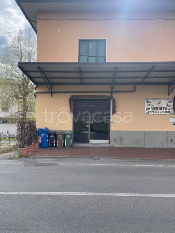 negozio in affitto ad Agliana