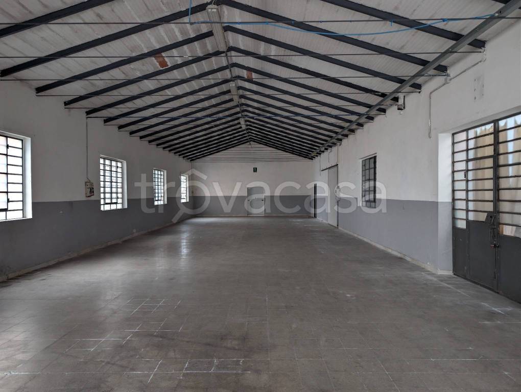 locale commerciale in affitto ad Agliana in zona San Michele