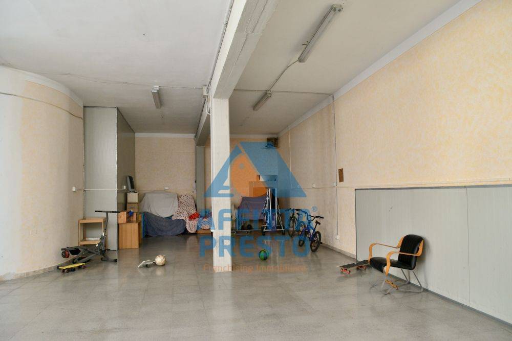 locale commerciale in affitto a Lamporecchio