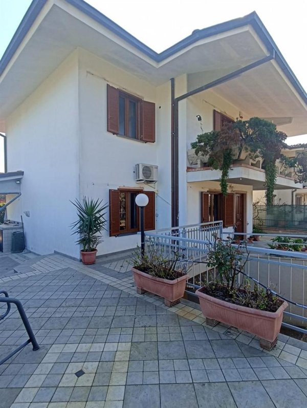 casa indipendente in affitto a Massa e Cozzile