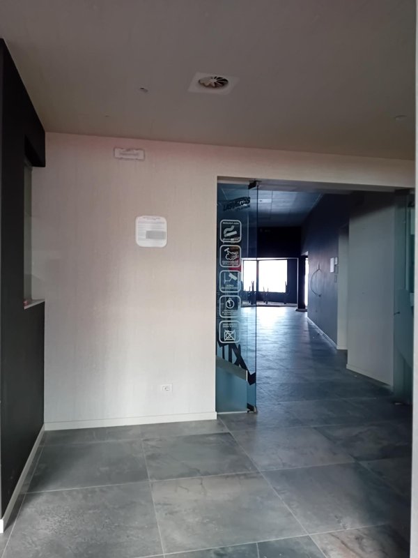 locale commerciale in affitto a Massa e Cozzile in zona Cozzile