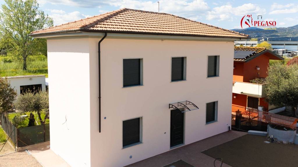 casa indipendente in affitto a Massa e Cozzile in zona Margine Coperta