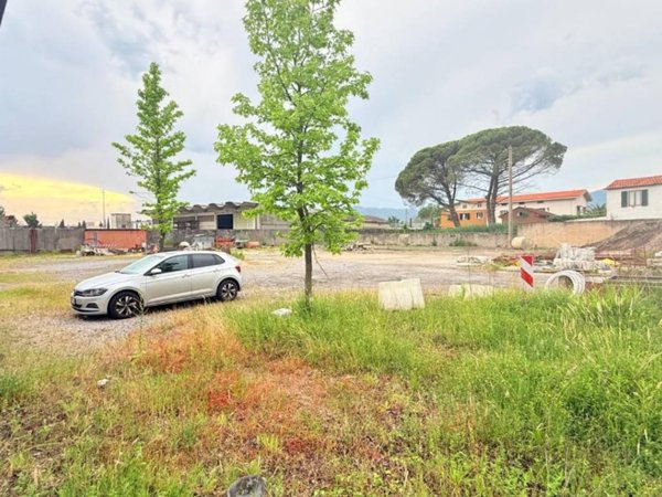 locale commerciale in affitto a Massa e Cozzile in zona Traversagna