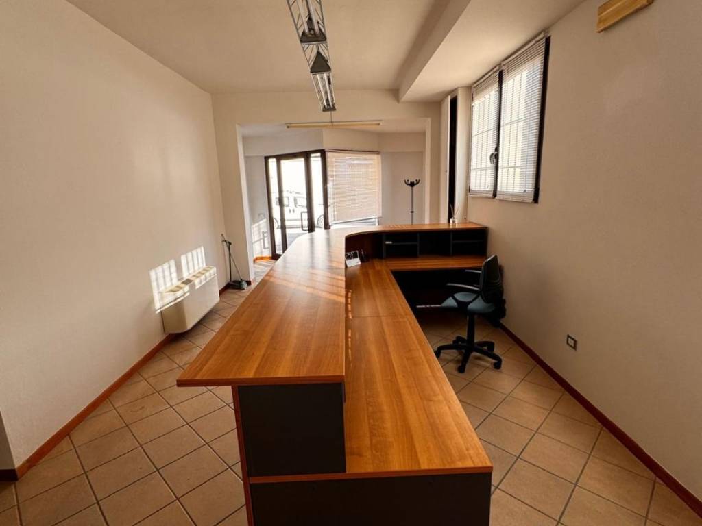 intera palazzina in affitto a Monsummano Terme