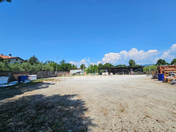 negozio in affitto a Monsummano Terme