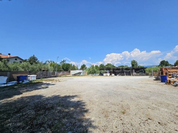 locale commerciale in affitto a Monsummano Terme