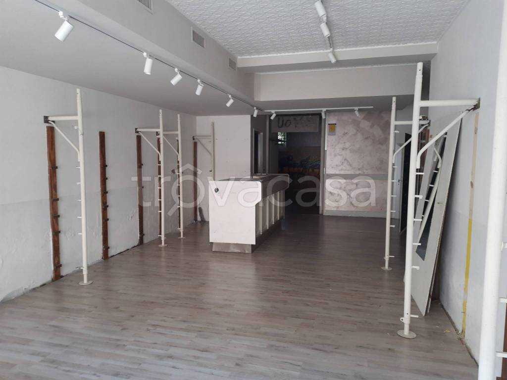negozio in affitto a Monsummano Terme