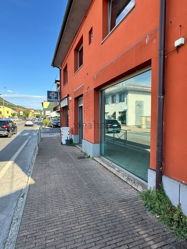 ufficio in affitto a Monsummano Terme in zona Grotta Parlanti