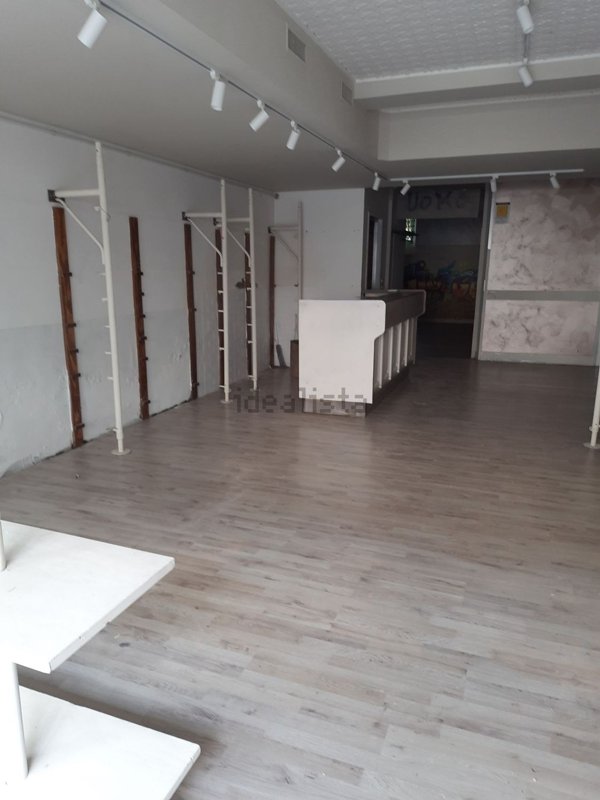 locale commerciale in affitto a Monsummano Terme