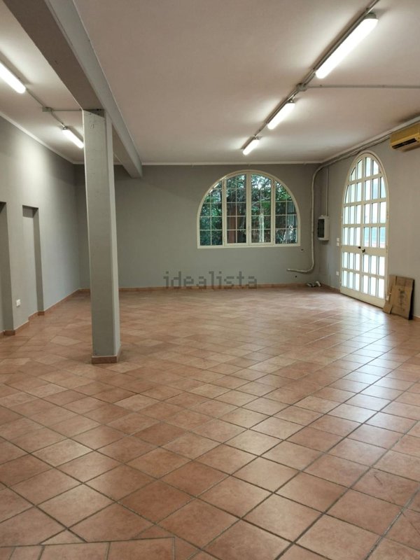 locale commerciale in affitto a Monsummano Terme in zona Grotta Giusti