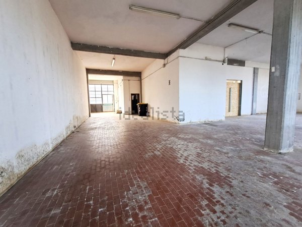 negozio in affitto a Montale