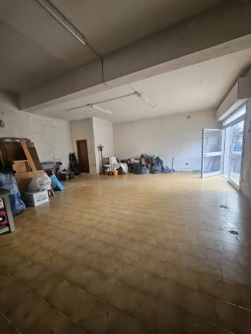 negozio in affitto a Montale