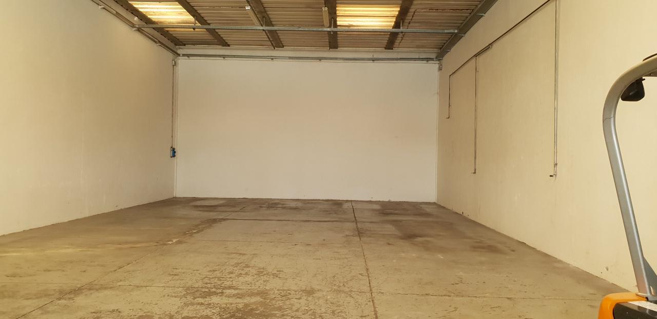 negozio in affitto a Montale