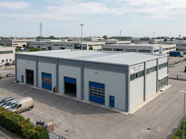 locale commerciale in affitto a Montale in zona Stazione