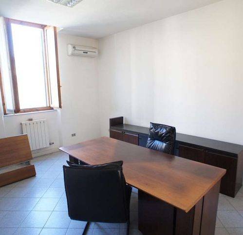 ufficio in affitto a Montecatini-Terme