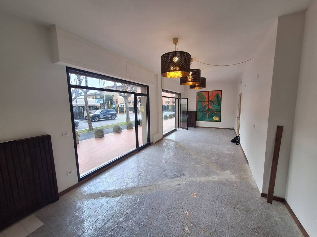 locale commerciale in affitto a Montecatini-Terme