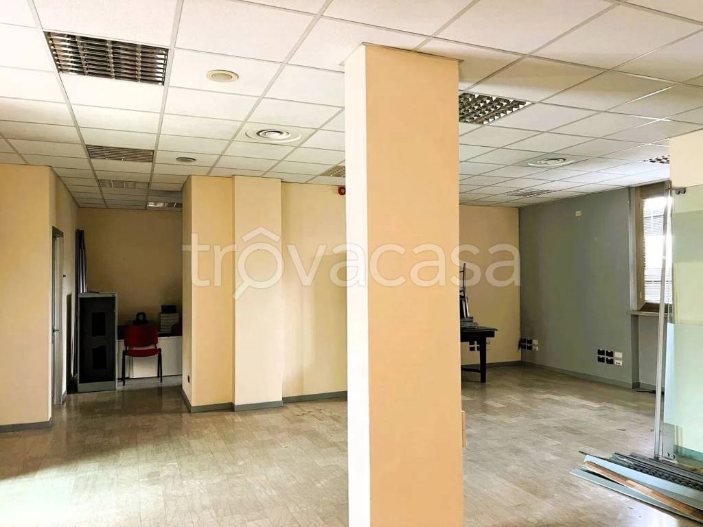ufficio in affitto a Montecatini-Terme in zona Vico